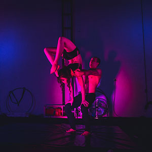 Adagio Couple contact